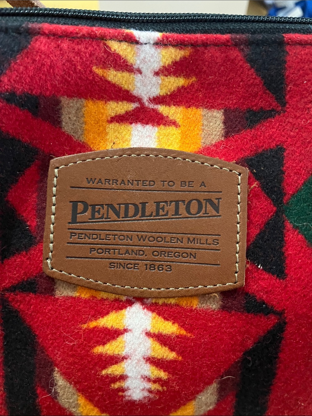 Pendleton Red Wool Zip-Top Crossbody Bag with Geometric Pattern - Picture 3 of 4